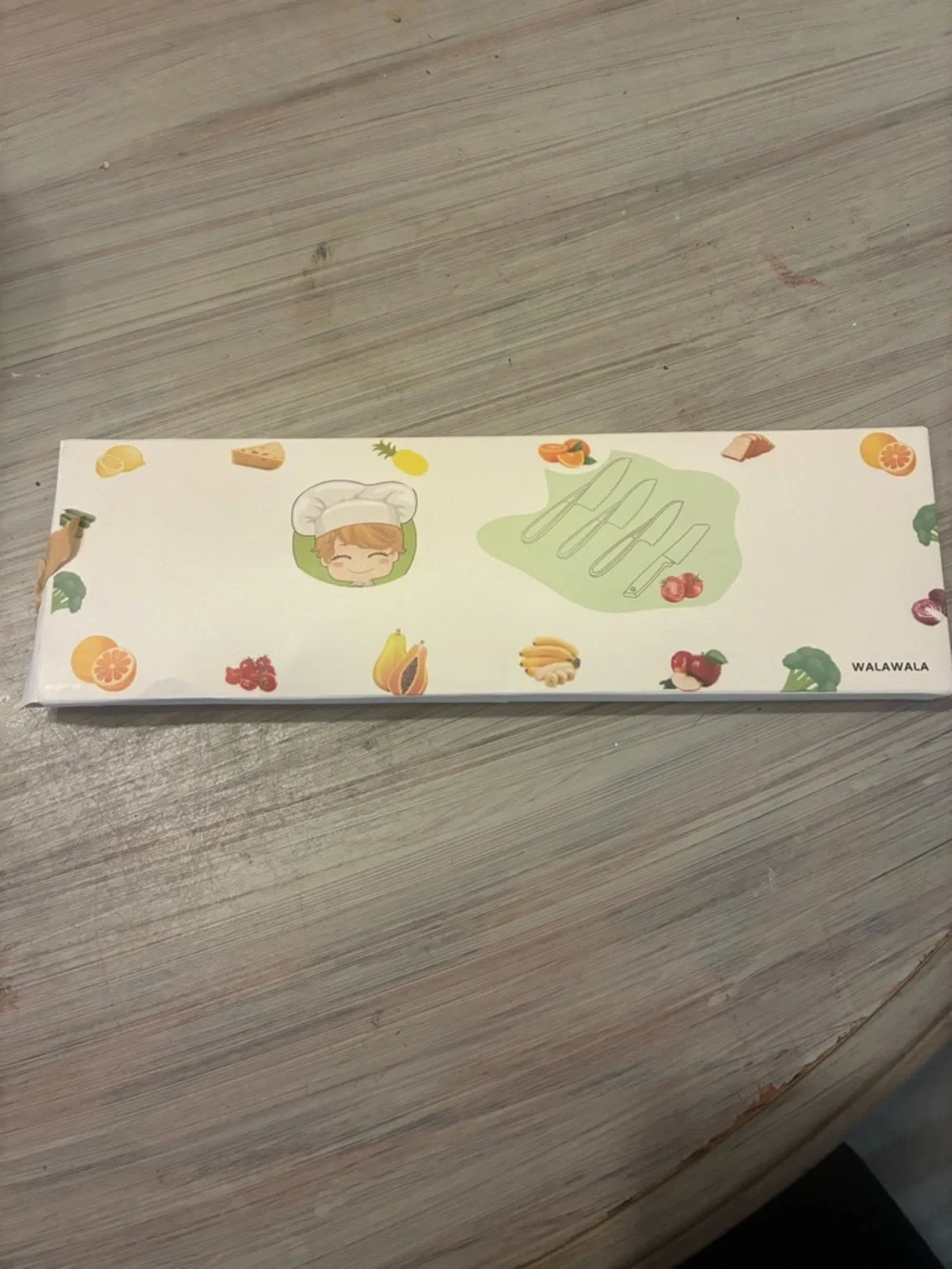 White Plastic Party Knives for kids over two great Montessori set Green Accent
